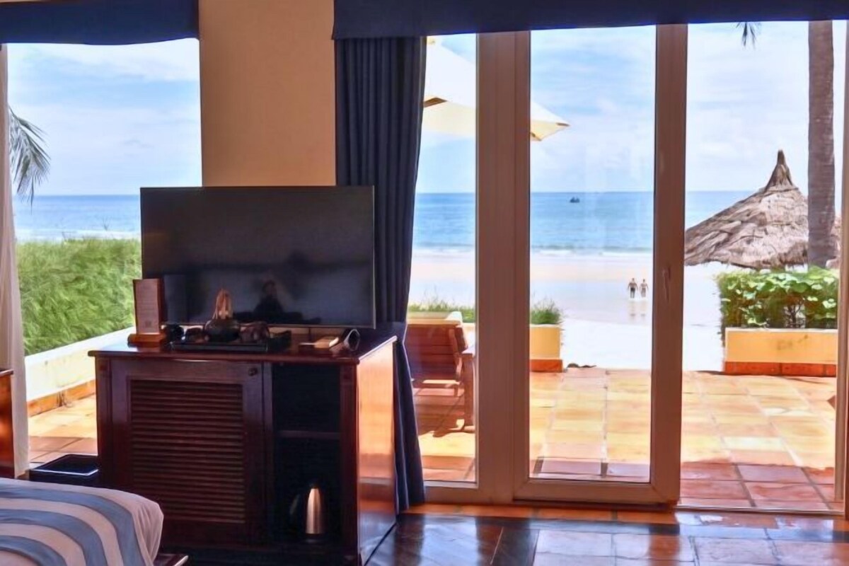 Hochwertige Bettwaren, Betten mit Memory-Foam-Matratzen, Minibar