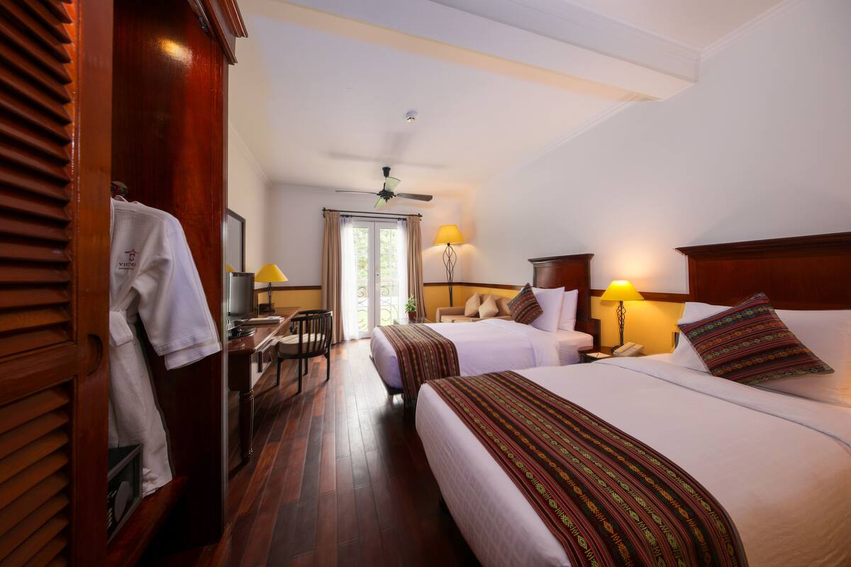 superior twin room | minibar, in-room safe, desk, soundproofing