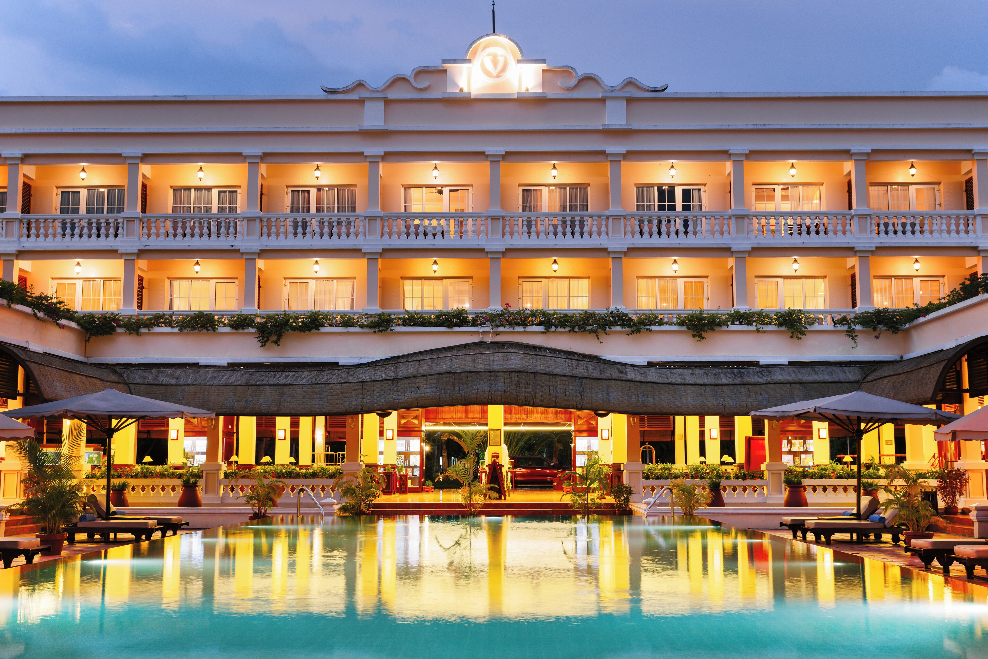 outdoor pool, pool umbrellas, pool loungers