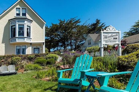 Exterior. Headlands Inn Bed & Breakfast