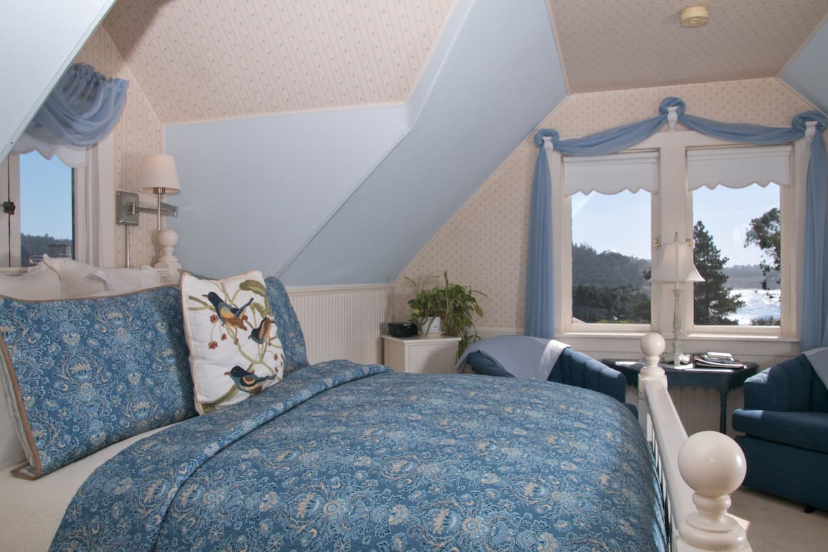 Romantisches Zimmer, 1 Queen-Bett, Meerblick | Hochwertige Bettwaren, Daunenbettdecken, Pillowtop-Betten