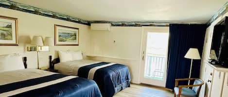 Chambre familiale, 2 chambres, cuisinette | Décor unique, ameublement unique, fer et planche à repasser