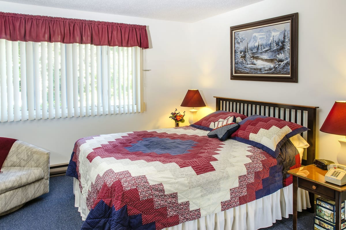 Condo, 1 Bedroom | Iron/ironing board, cribs (surcharge), WiFi (free)
