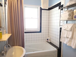 Loft, 1 Bedroom (Cabin 20) | Bathroom - Stone Mountain Lodge and Cabins (Lyons)