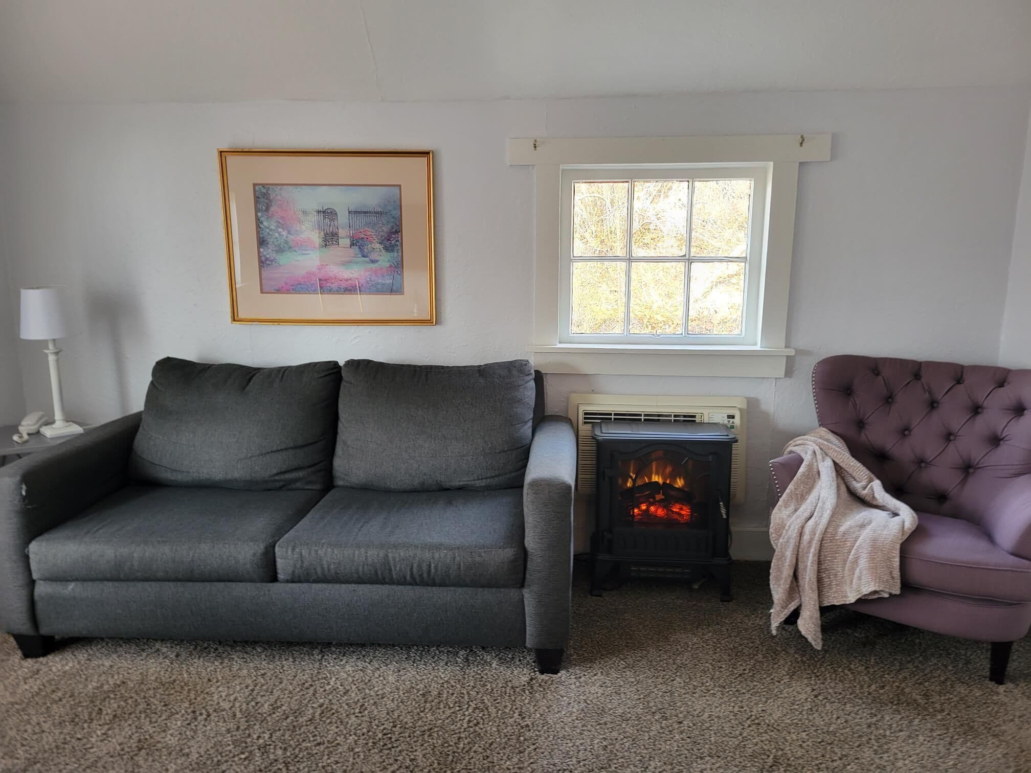 Cabin, 2 Bedrooms, Kitchen (Cabin 17) | Living area | Flat-screen TV