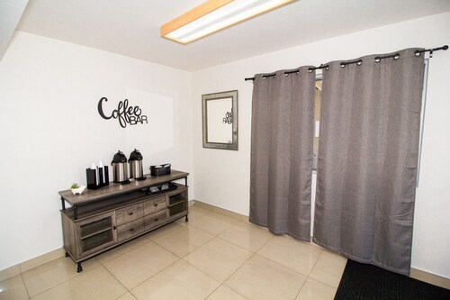  FairBridge Inn - Moscow