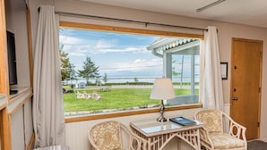 Cottage, Sea View, Kitchen, Jetted Tub | 部屋からの景観