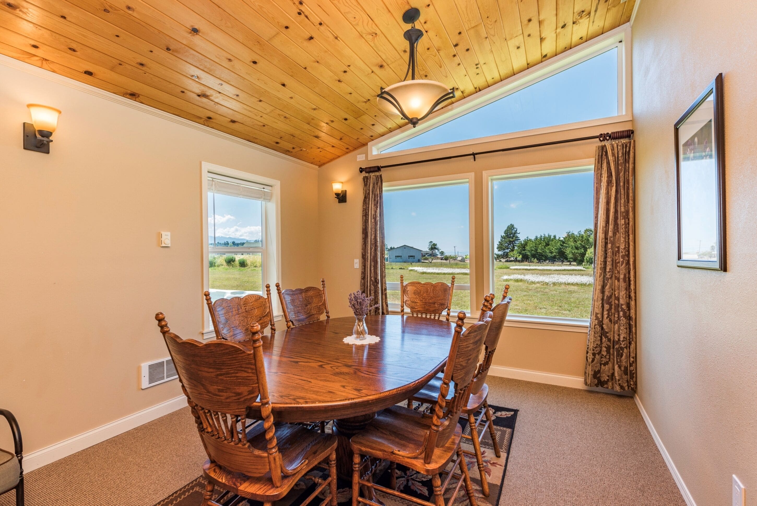 2 Bedroom, Hot Tub, Mountain View, Kitchen | Dining room
