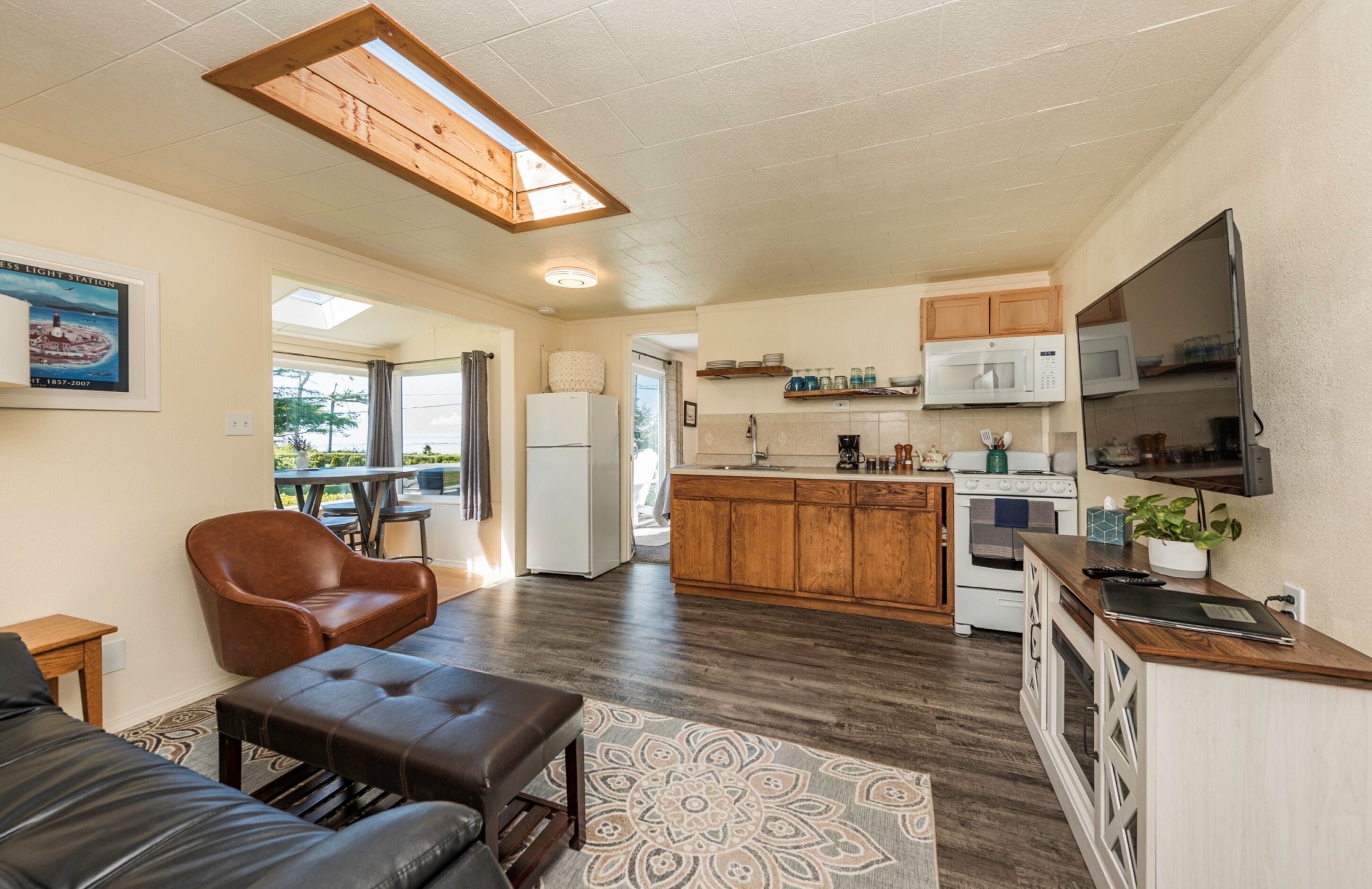 king suite, hot tub, kitchen, sea view | 1 bedroom, premium bedding, pillow-top beds, iron/ironing board