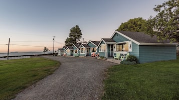 Cottage, Sea View, Kitchen, Jetted Tub | Property grounds