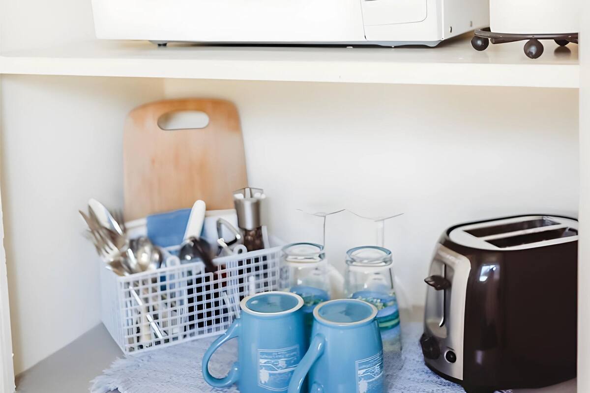 fridge, microwave, coffee/tea maker, toaster