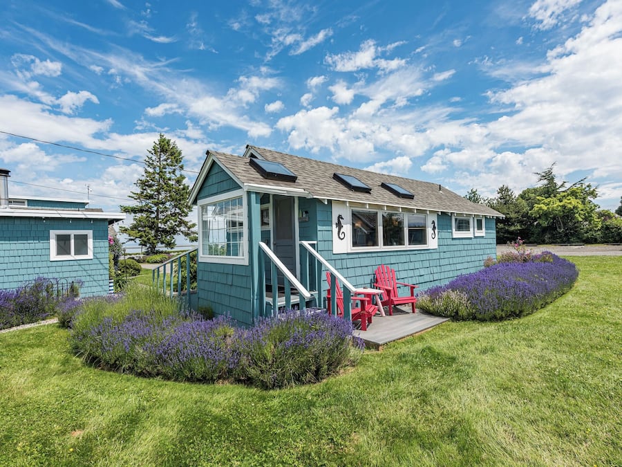 King Cottage, Mountain and Sea view, Kitchen, jetted tub | Roupas de cama premium, camas com colchões pillow-top