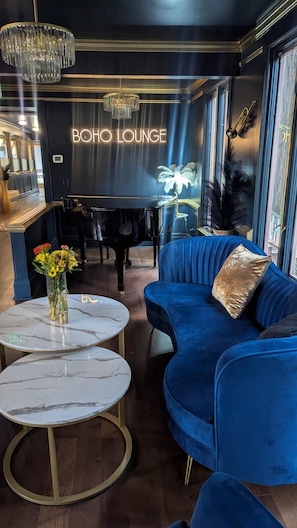 Lounge - Boho Manor (Monte Rio)