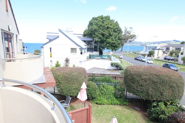 Superior Apartment, 3 Bedrooms, Jetted Tub | Balcony view - Voyager Apartments Taupo (Taupo)