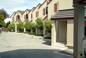 Property grounds - Voyager Apartments Taupo (Taupo)