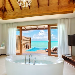 Deluxe Water Villa with Pool | Bathroom