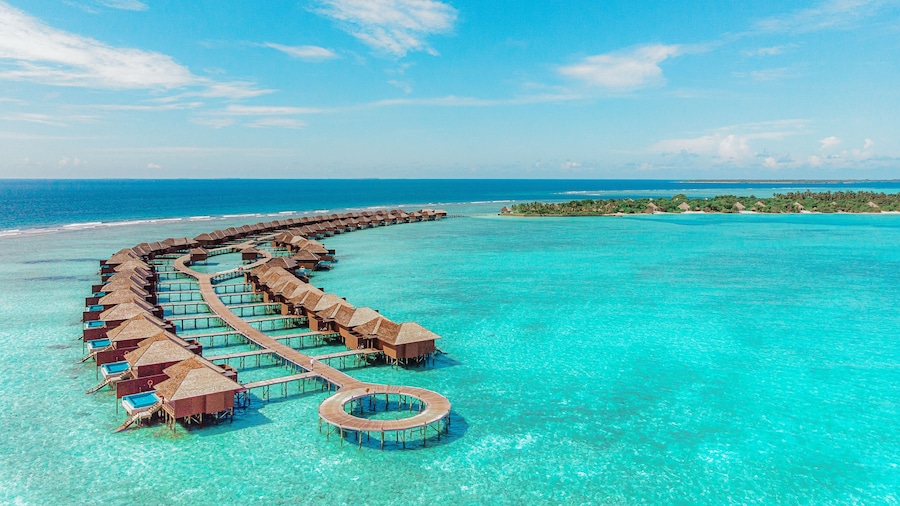 Hideaway Beach Resort & Spa, FREE SHARED CHARTER FLIGHT for two on stays of 7 or more nights from September 2025 until 23rd December 2026
