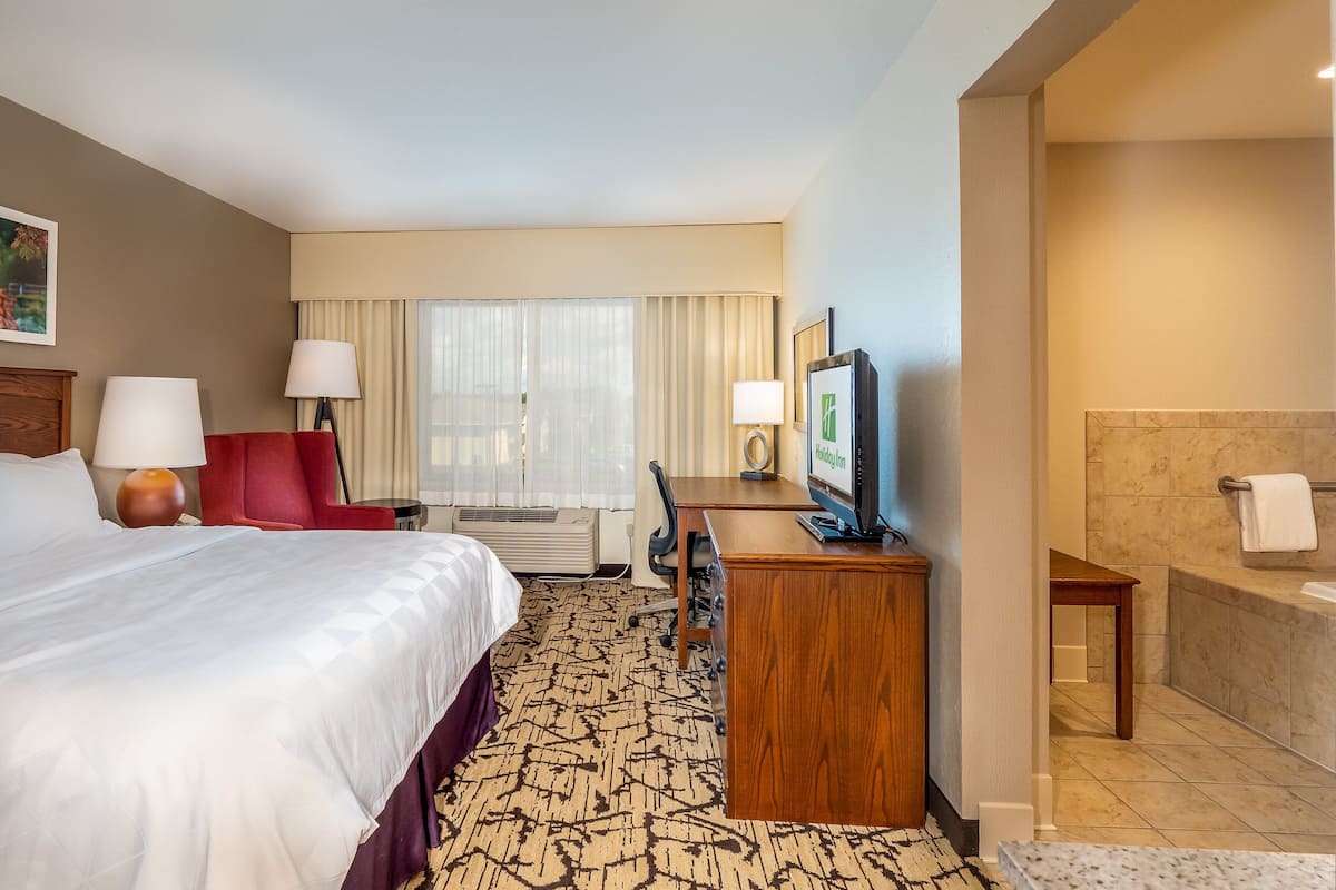 1 bedroom, desk, laptop workspace, blackout curtains