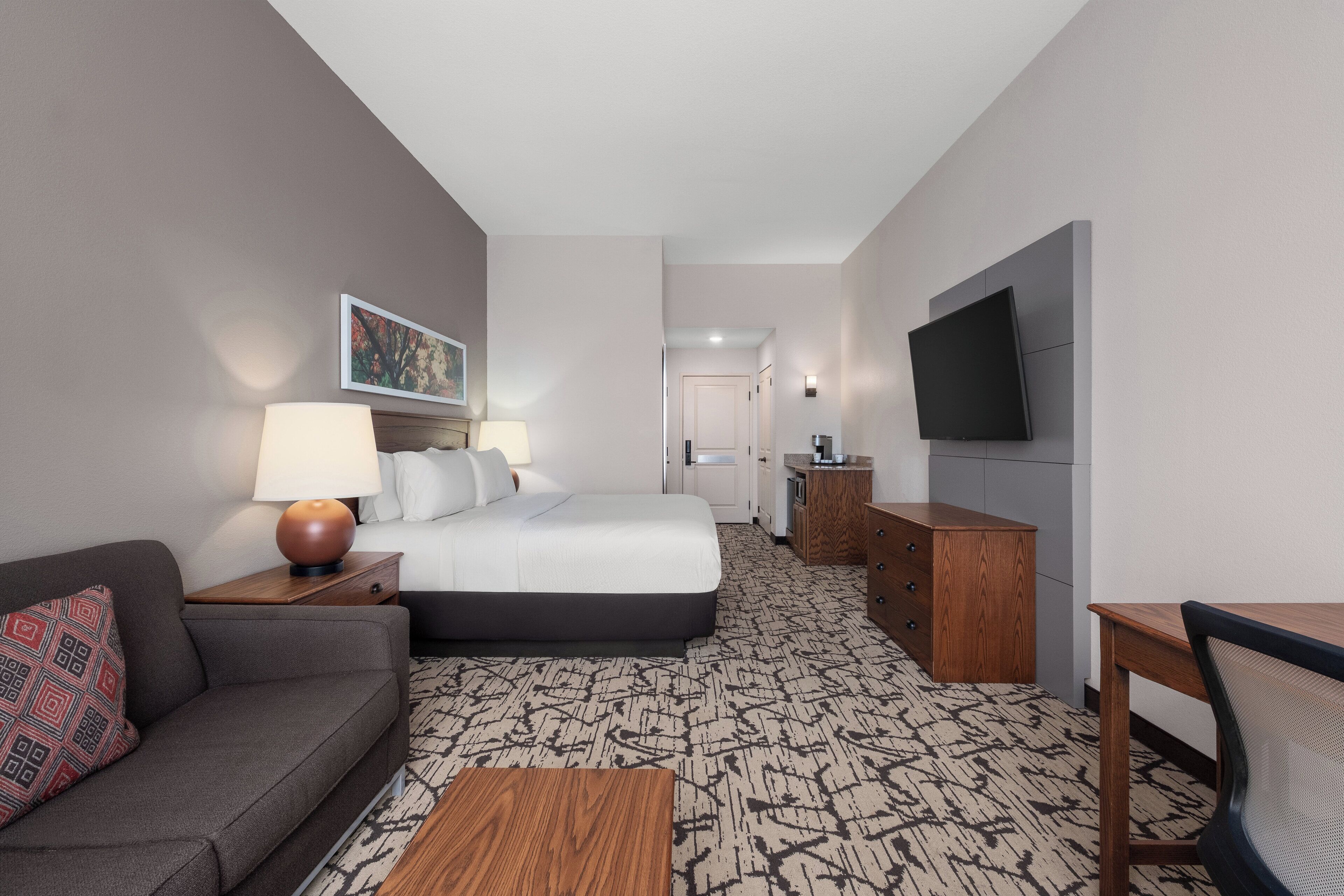 Kamar Standar, 1 Tempat Tidur King (Walk-In Shower) | Meja kerja, ruang kerja ramah laptop, dan tirai kedap cahaya