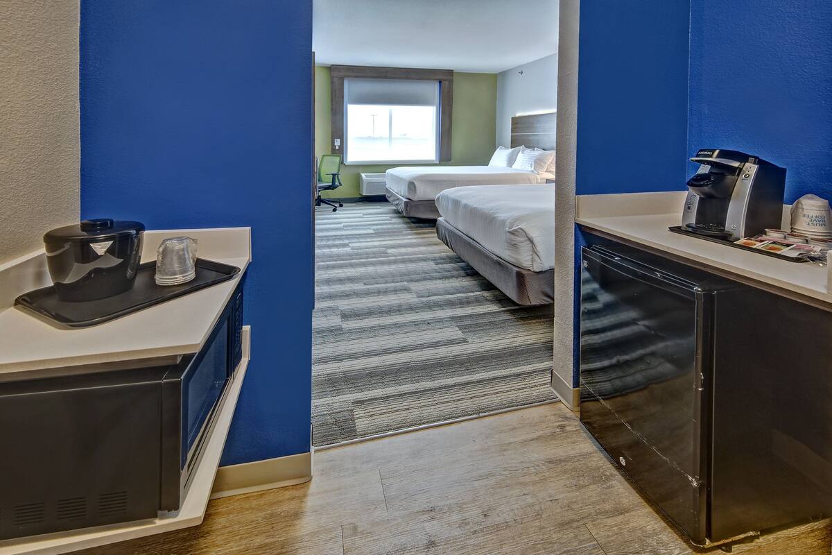 1 bedroom, in-room safe, individually furnished, desk