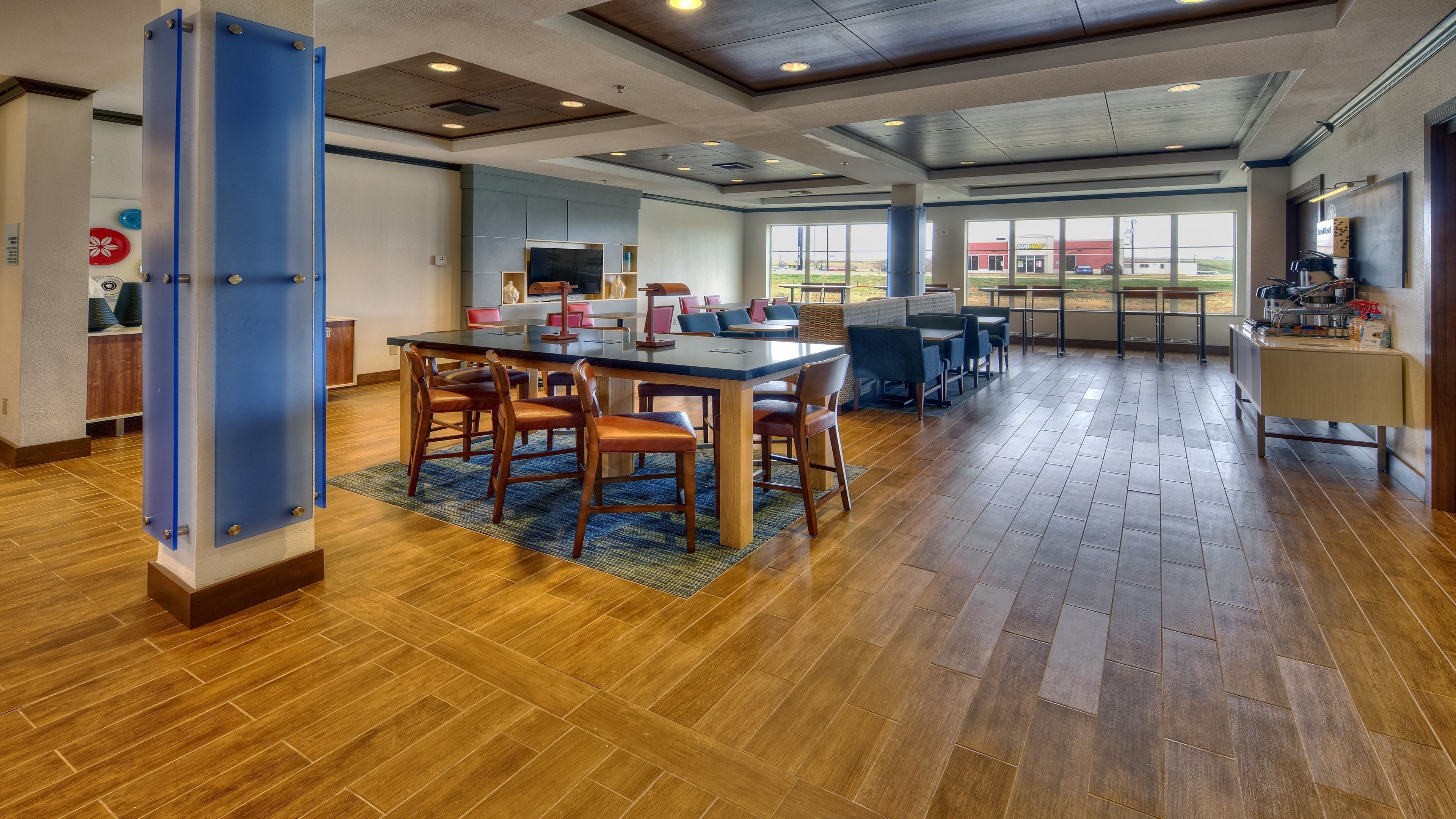 free buffet breakfast