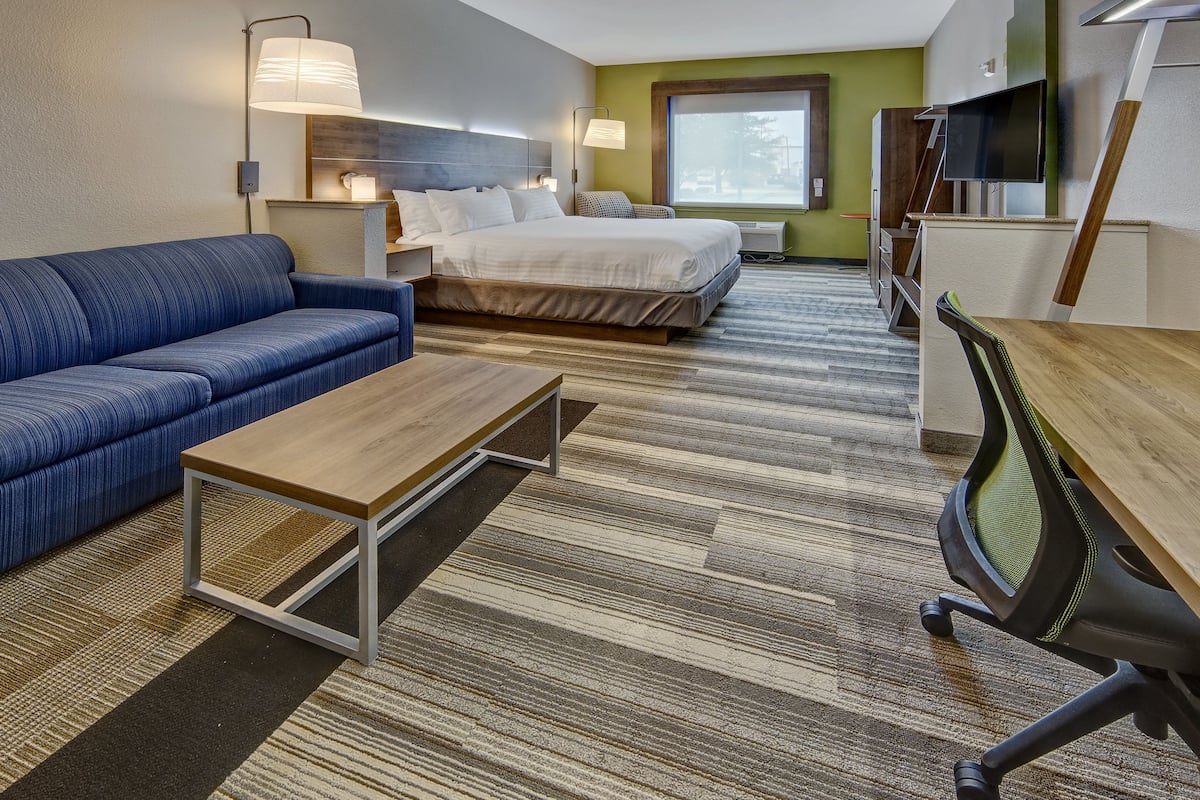 suite, 1 king bed with sofa bed | 1 bedroom, in-room safe, individually furnished, desk