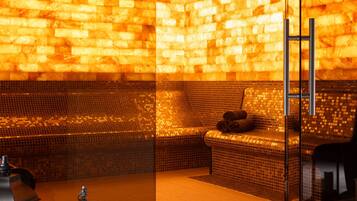 Couples treatment room(s), sauna, steam room, Turkish bath/hammam