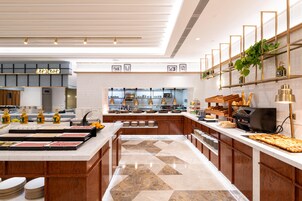 Tägliches Frühstücksbuffet gegen Gebühr