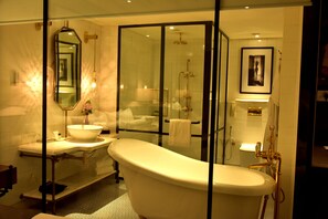 Eco-friendly toiletries, hair dryer, bathrobes, slippers - Radisson Hotel Shimla (Shimla)