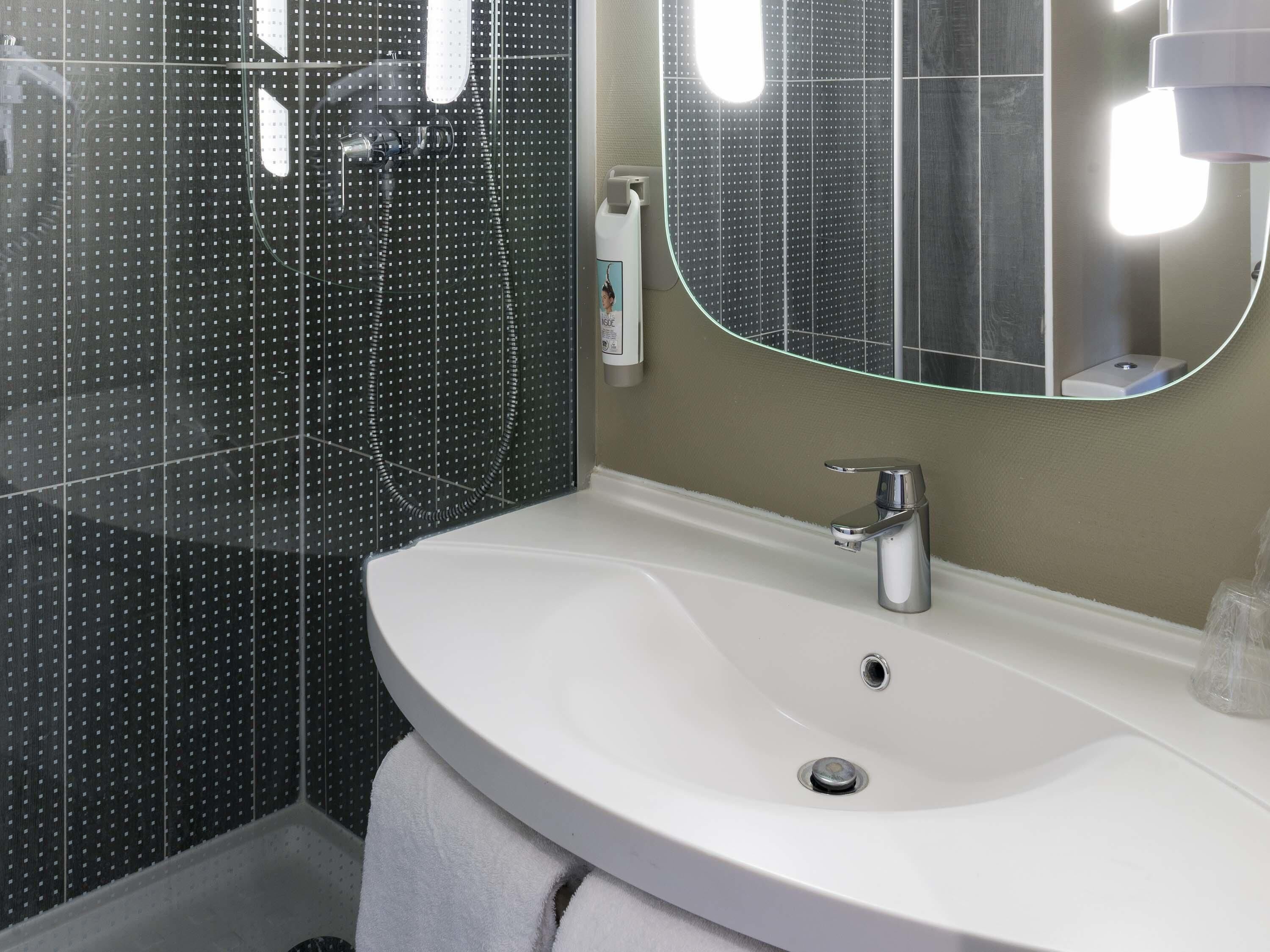 Standard Room, 2 Twin Beds | Desk, blackout drapes, soundproofing, iron/ironing board