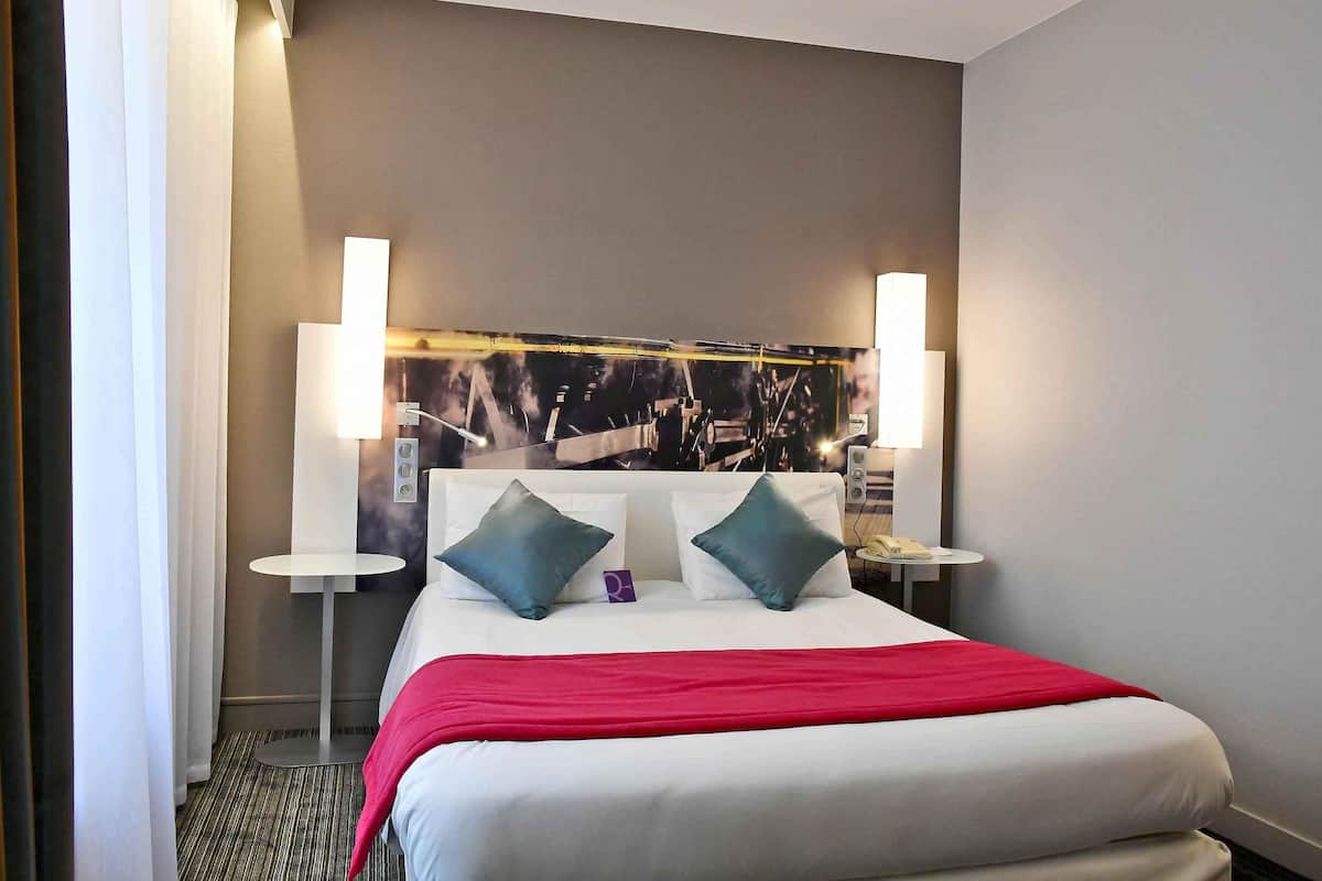 Minibar, in-room safe, desk, blackout curtains