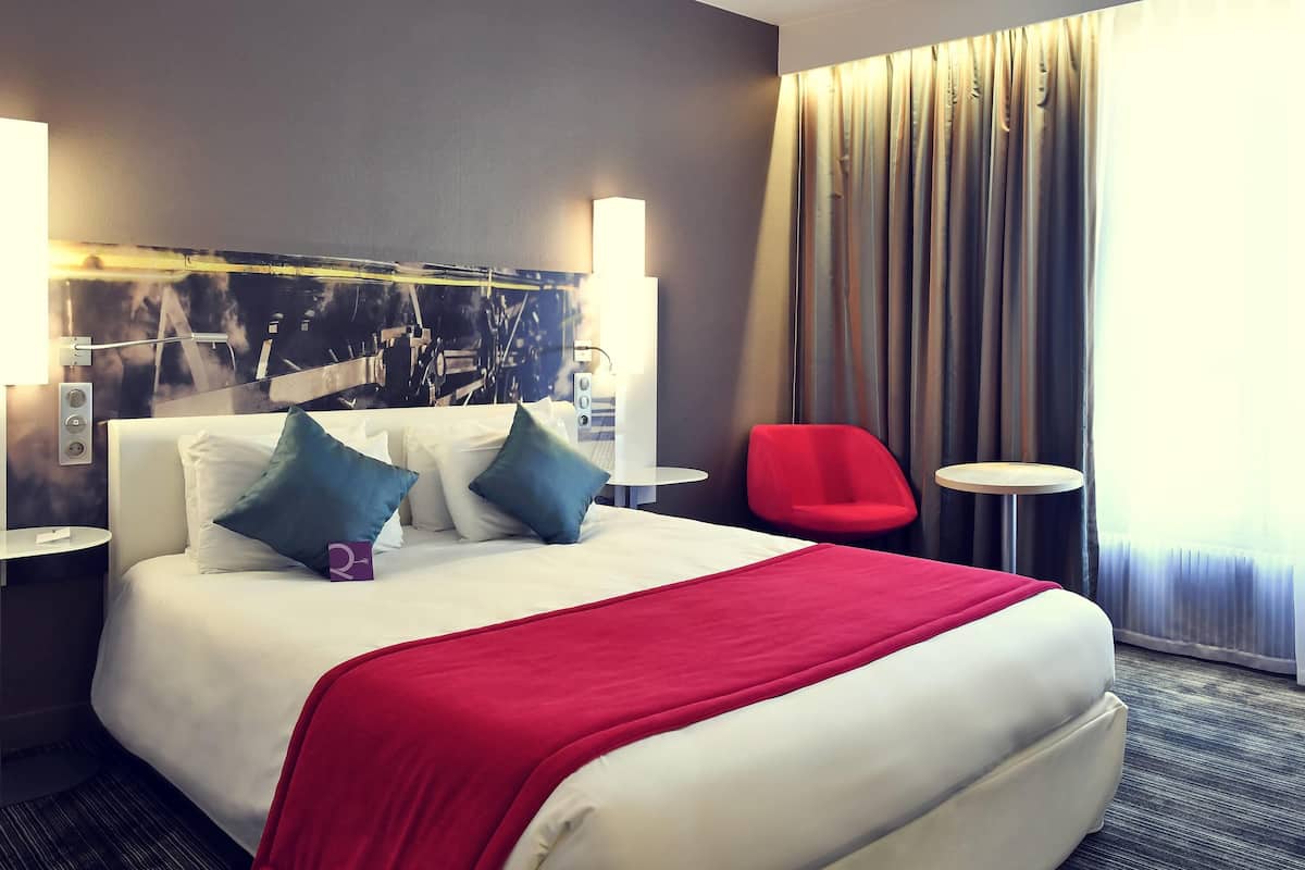 Minibar, in-room safe, desk, blackout curtains