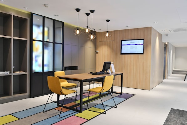 Reception - East Side Hotel Paris Gare de l’Est, a member of Radisson Individuals (Paris)