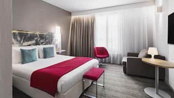 Habitación superior | Minibar, caja fuerte, escritorio y espacio para trabajar con un portátil