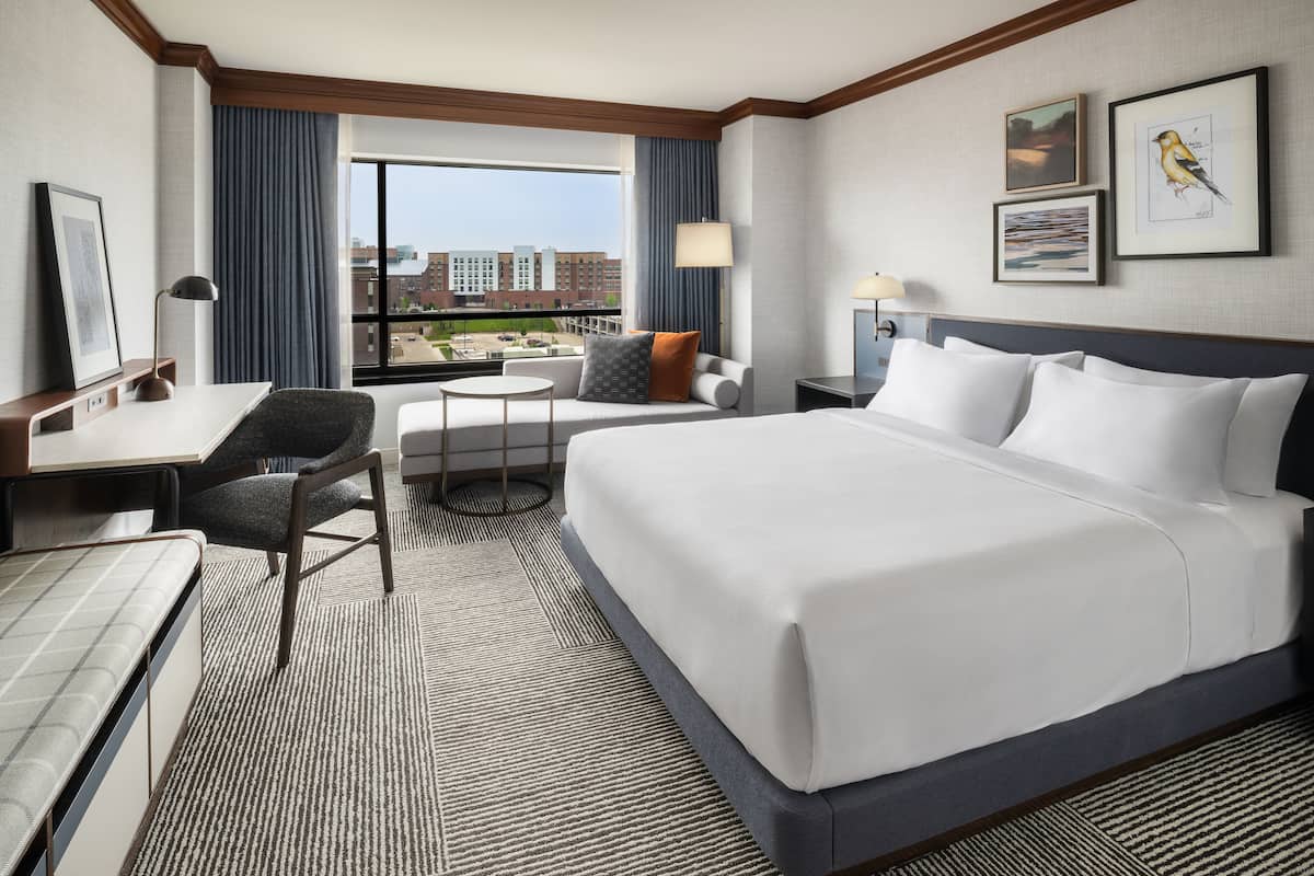 Room, 1 King Bed | Premium bedding, pillowtop beds, in-room safe, desk