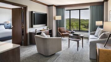 Suite, 1 Bedroom, River View | Premium bedding, pillowtop beds, in-room safe, desk