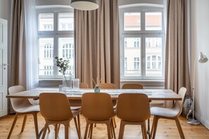 Three-Bedroom Suite | Living area | 50-inch flat-screen TV with cable channels, TV - Schoenhouse Avenue by Limehome (Berlin)