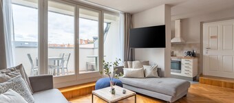 Schoenhouse Avenue by Limehome