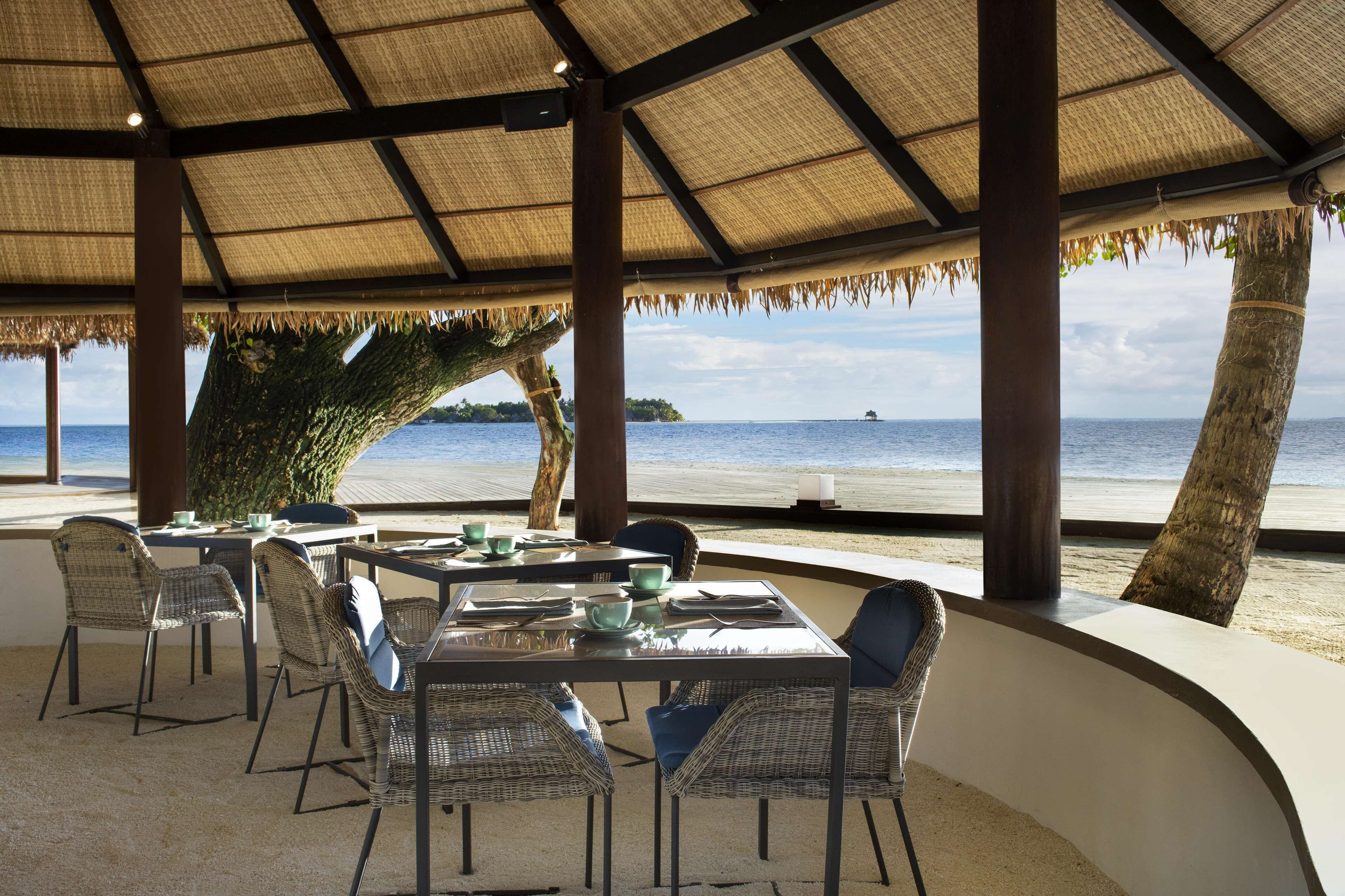 Breakfast, lunch, dinner served; Fusion cuisine 