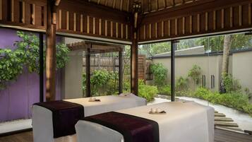 Couples treatment room(s), hot tub, steam room, body treatments