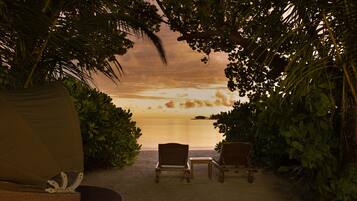 Vila Deluks, menghadap pantai (Transfer Included) | Pemandangan dari kamar