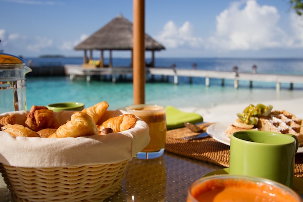 Frukostbuffé varje dag (USD 50 per person)