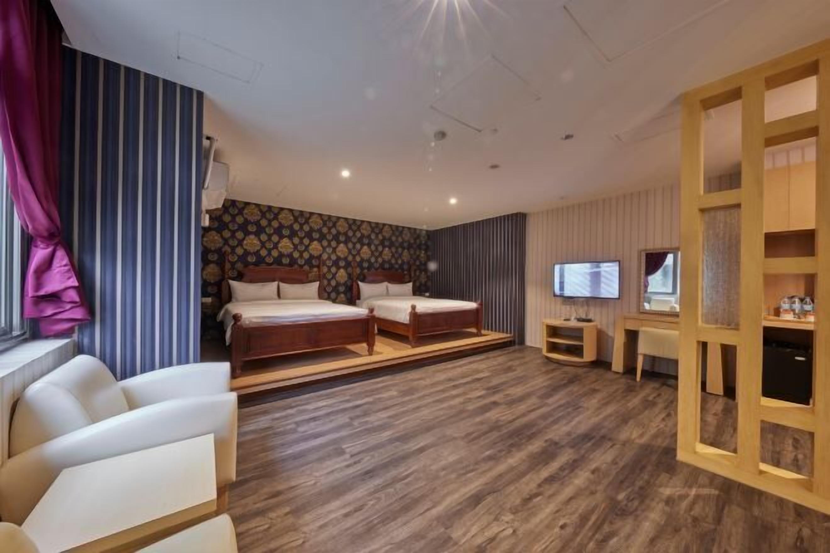 Desk, free WiFi, bed sheets