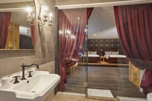 Skrivbord, gratis wi-fi och sängkläder