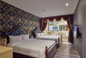 Escritorio, wifi gratis y ropa de cama 