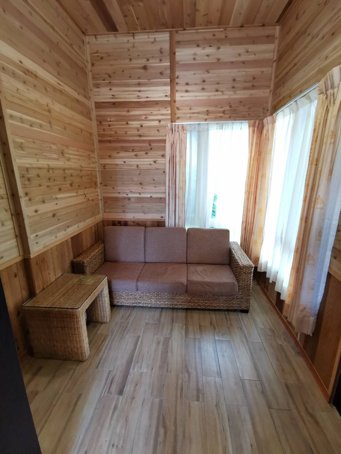 classic double room, courtyard view | living room | tv