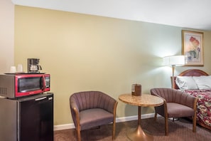 Standard Room, 1 Queen Bed, Non Smoking | Desk, rollaway beds, free WiFi, bed sheets - Rodeway Inn Bellows Falls (Bellows Falls)