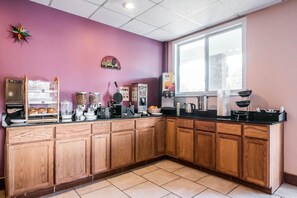 Breakfast area - Rodeway Inn Bellows Falls (Bellows Falls)
