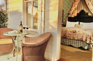 Veranda Room - Tallman Hotel (Upper Lake)