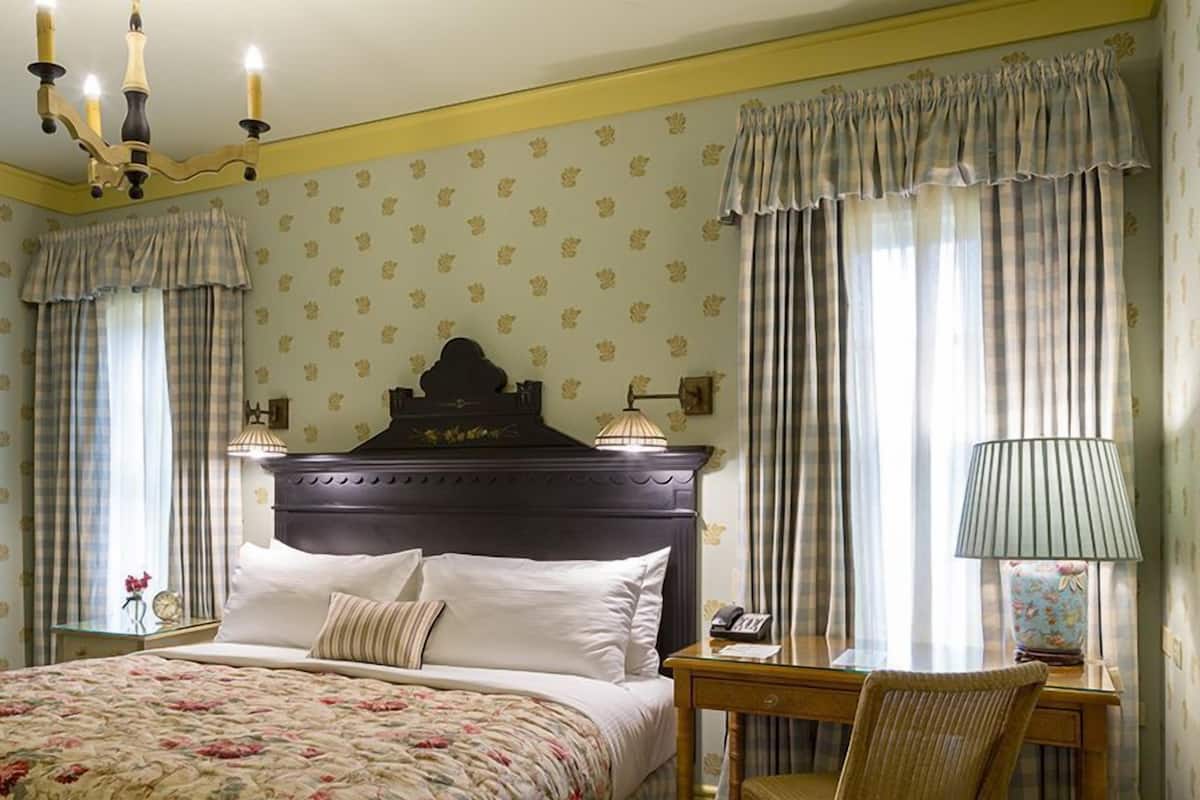 1 bedroom, premium bedding, in-room safe, laptop workspace